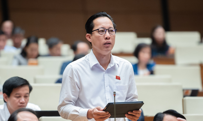 Đại biểu Trịnh Minh Bình phát biểu tại Quốc hội chiều 24/11. Ảnh: Media Quốc hội