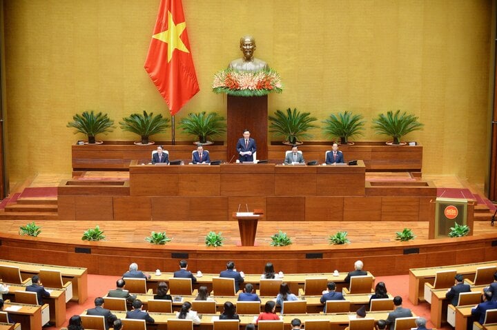 Chủ tịch Quốc hội Vương Đình Huệ điều hành Kỳ họp bất thường lần thứ 4, Quốc hội khóa XV. (Ảnh: quochoi.vn)